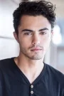 Darren Barnet Film ve Dizileri