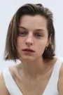 Emma Corrin Film ve Dizileri