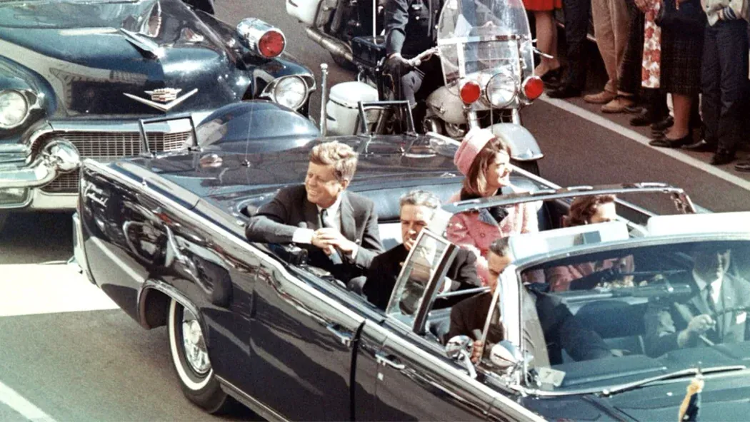 JFK Revisited: Through the Looking Glass izle