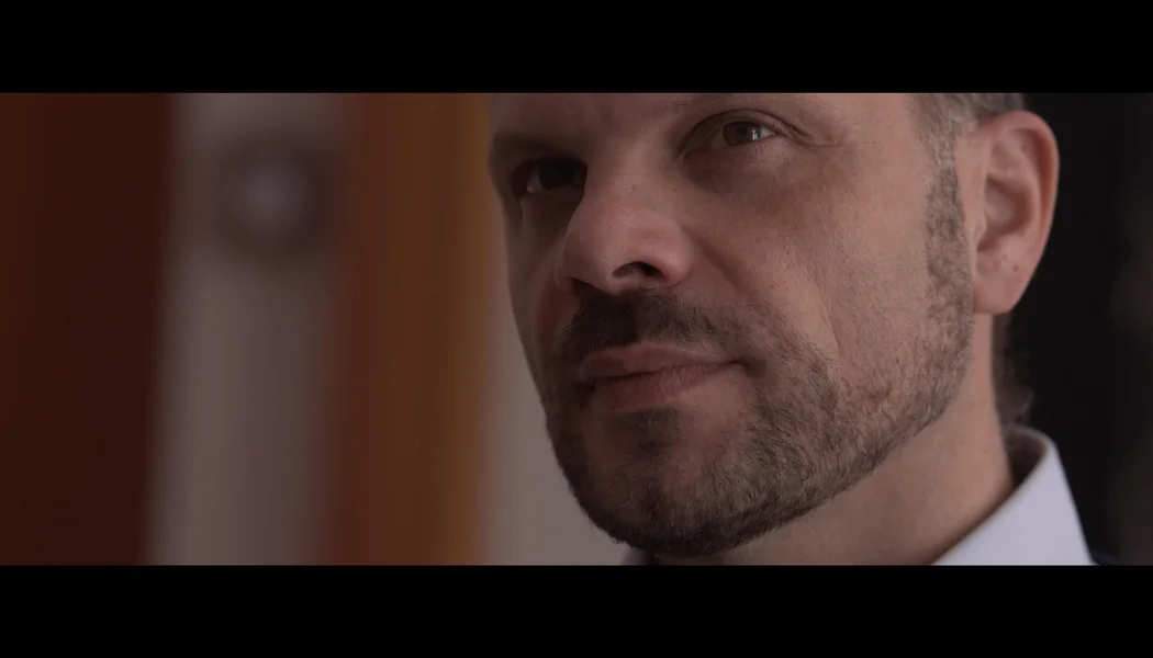 Tre Sorelle (una comune privata) izle