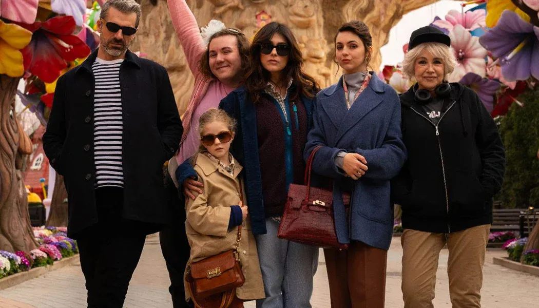 Allak Bullak Bir Aile izle